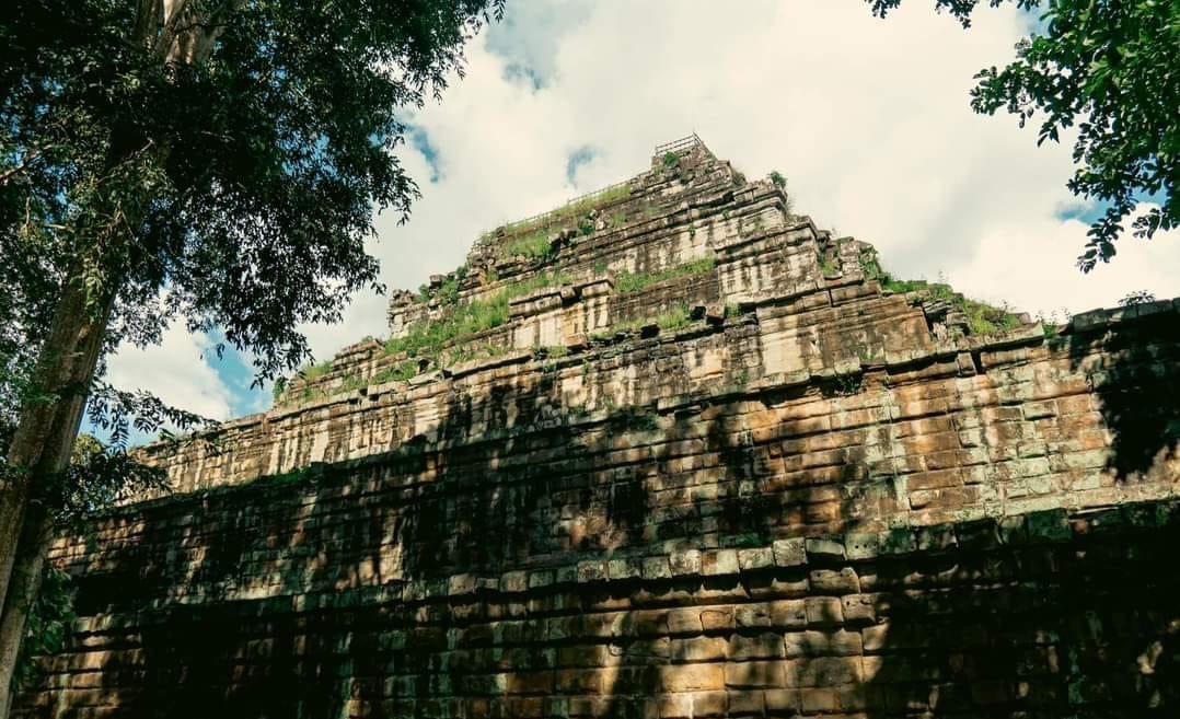 <a style=color:#033991;font-size:13px href=/view?user=1725623312 class=useridenl title=userid><img class=viewImageUserPro src=/icon/user.png alt=userpro>1725623312</a><div style=font-size:13px;padding-bottom:.5rem;>Monday, January 15, 2024 11:42:51 AM. Code: 91750</div><div class=imgdescri>Koh Ker Temple</div>